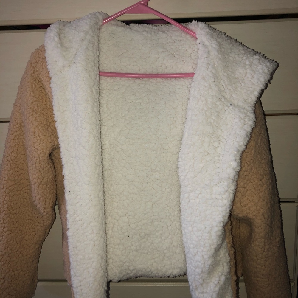 Cute Inverse White or Beige Wool sweater